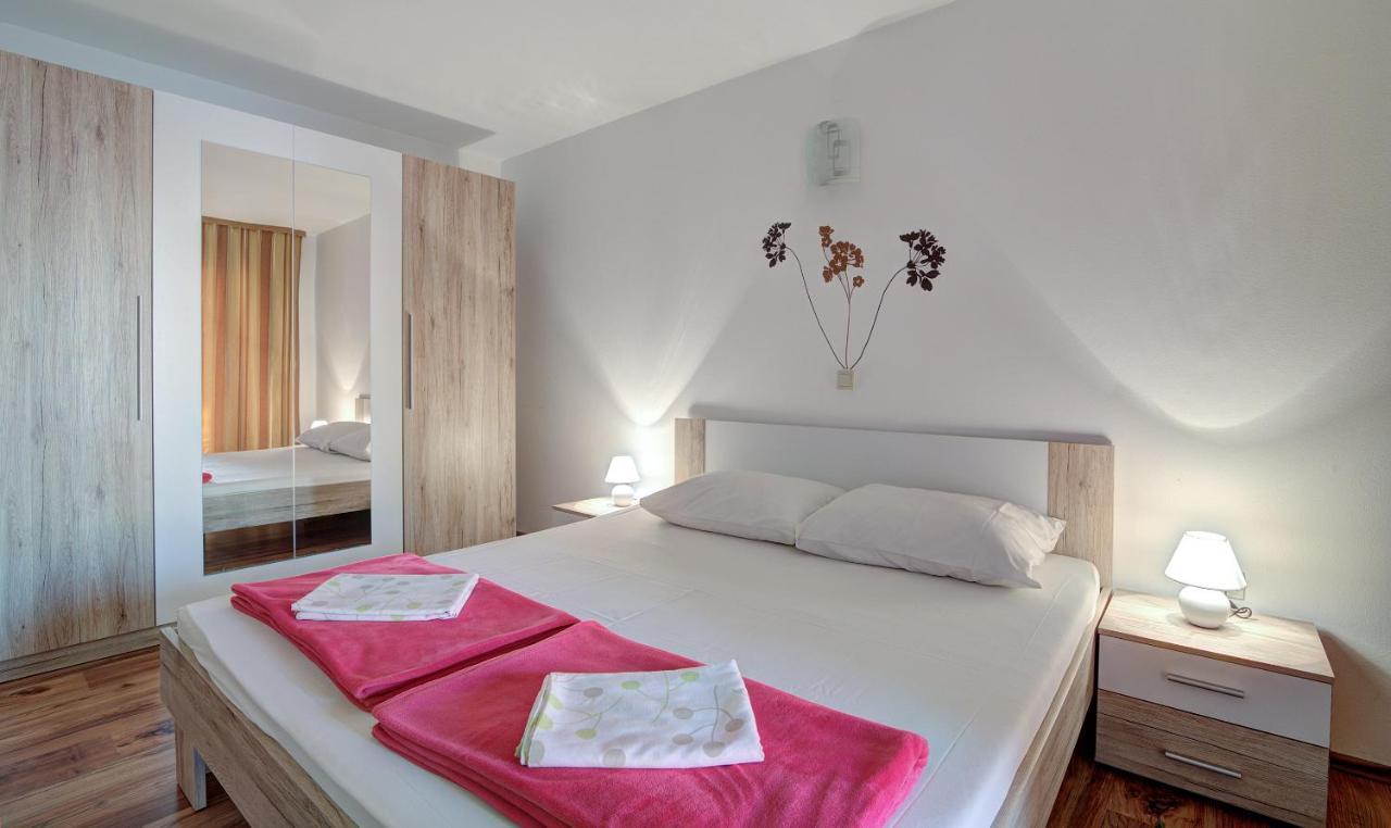 Apartments Lucia Senj 1 מראה חיצוני תמונה