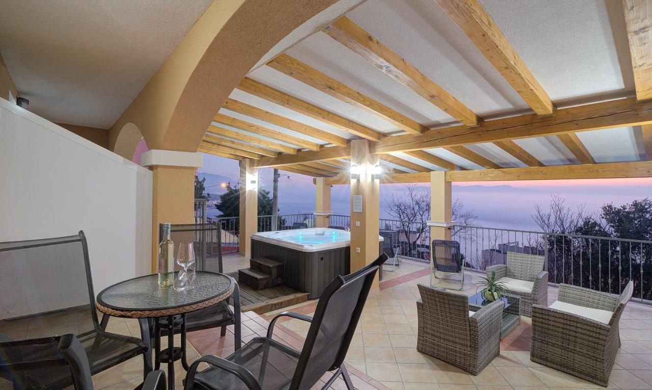 Apartments Lucia Senj 1 מראה חיצוני תמונה