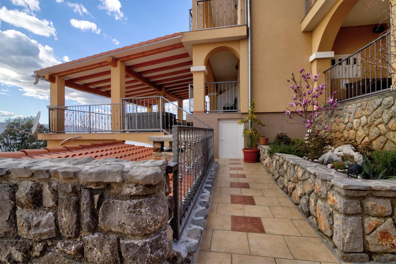 Apartments Lucia Senj 1 מראה חיצוני תמונה